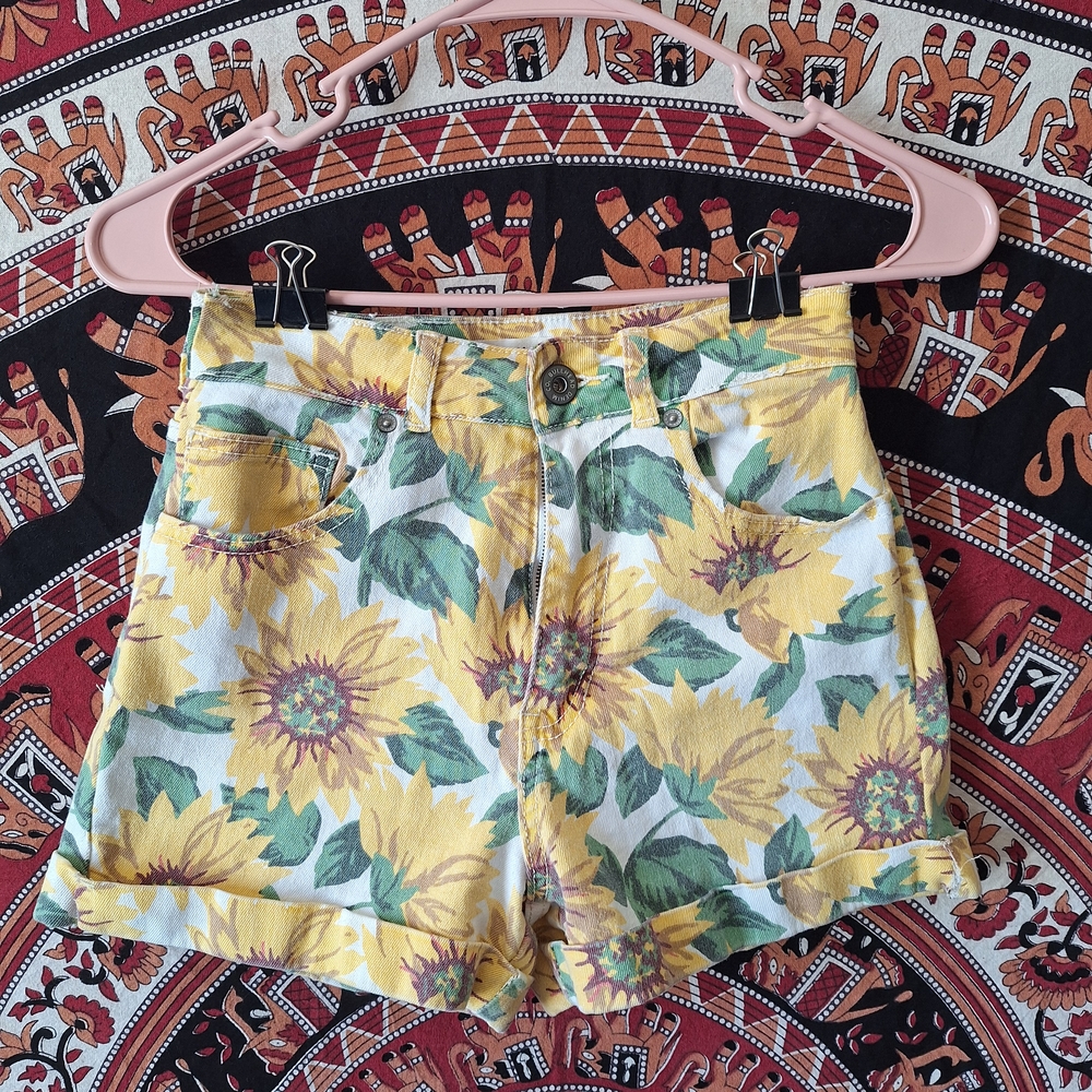 PacSun Bullhead "Mom Short" High Waist Denim Shorts Retro Sunflower Print